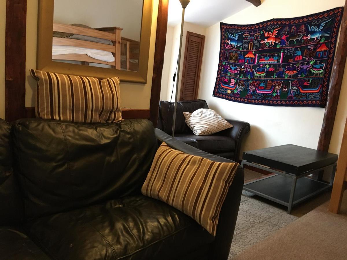 Pantyrathro International Hostel Carmarthen Dış mekan fotoğraf