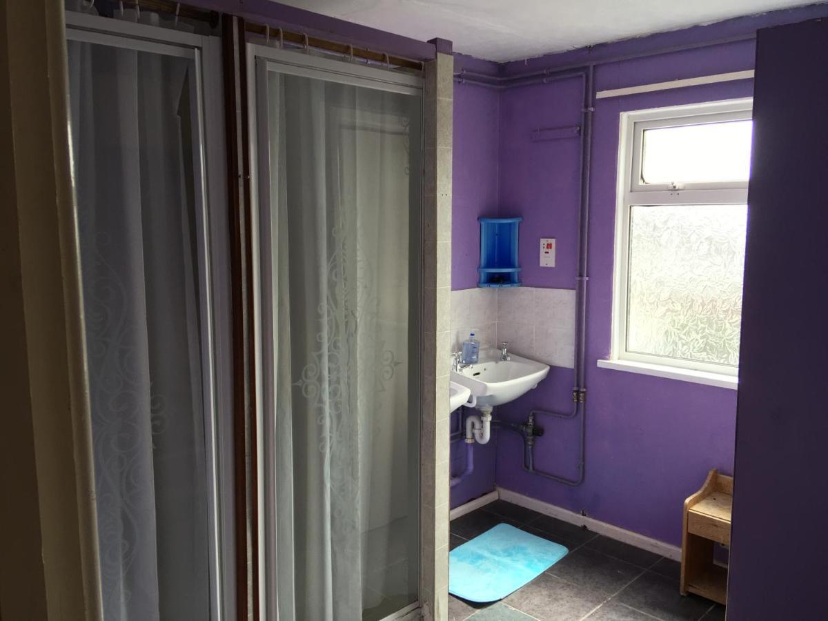 Pantyrathro International Hostel Carmarthen Dış mekan fotoğraf